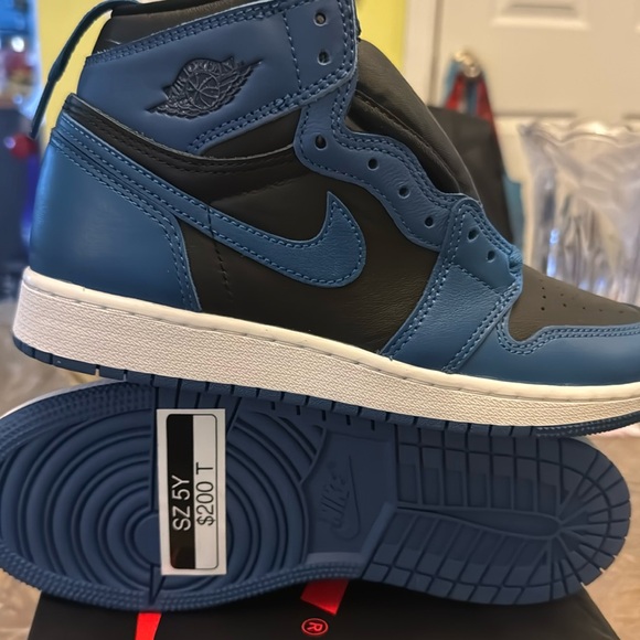 Jordan Other - Air Jordan 1 Retro High og 2021 pair sz 5 youth 6.5 womans..